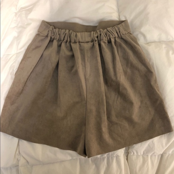 Aritzia Wilfred Suede Bossier Shorts Size S - Picture 5 of 8